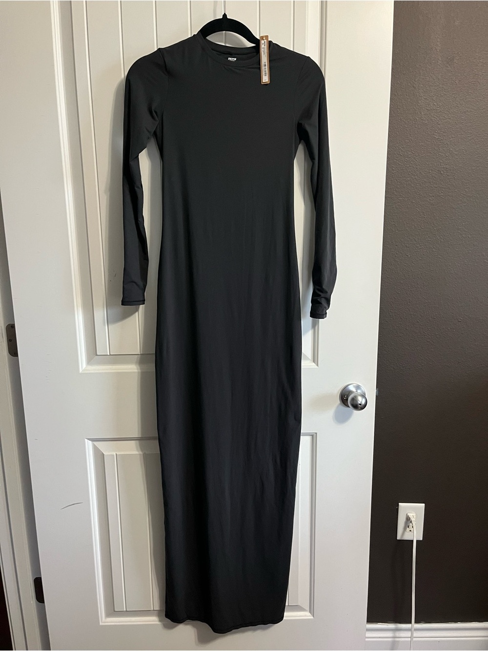 SKIMS Fits Everybody Long Sleeve Dress Maternity Onyx Color Size XSmall NWT $100